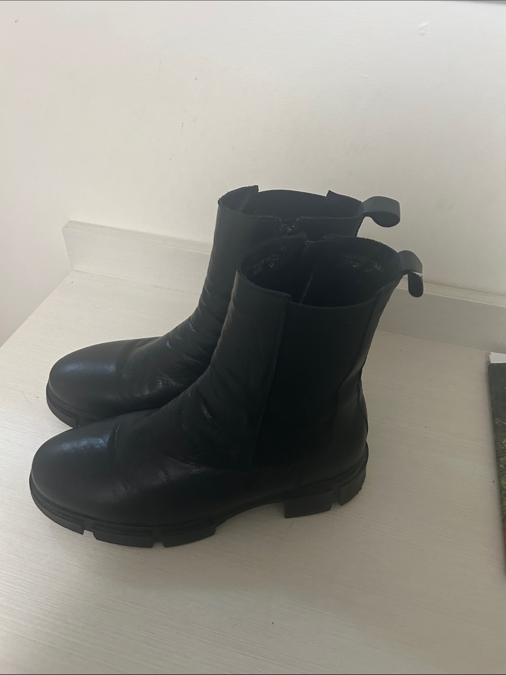 Women’s Black Chelsea Boots - Sleek Zip Ankle Boot